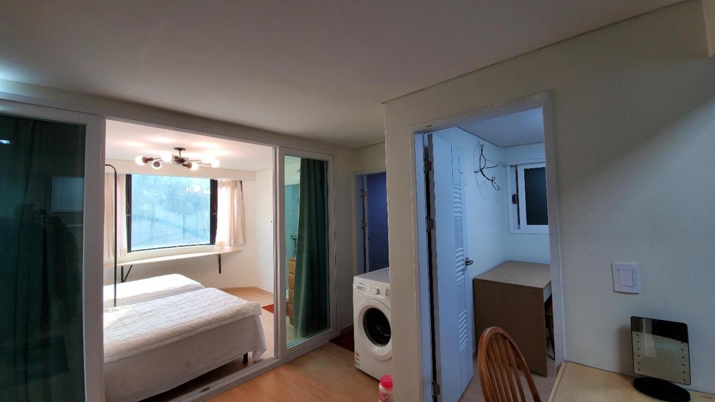 Tower Apartment *