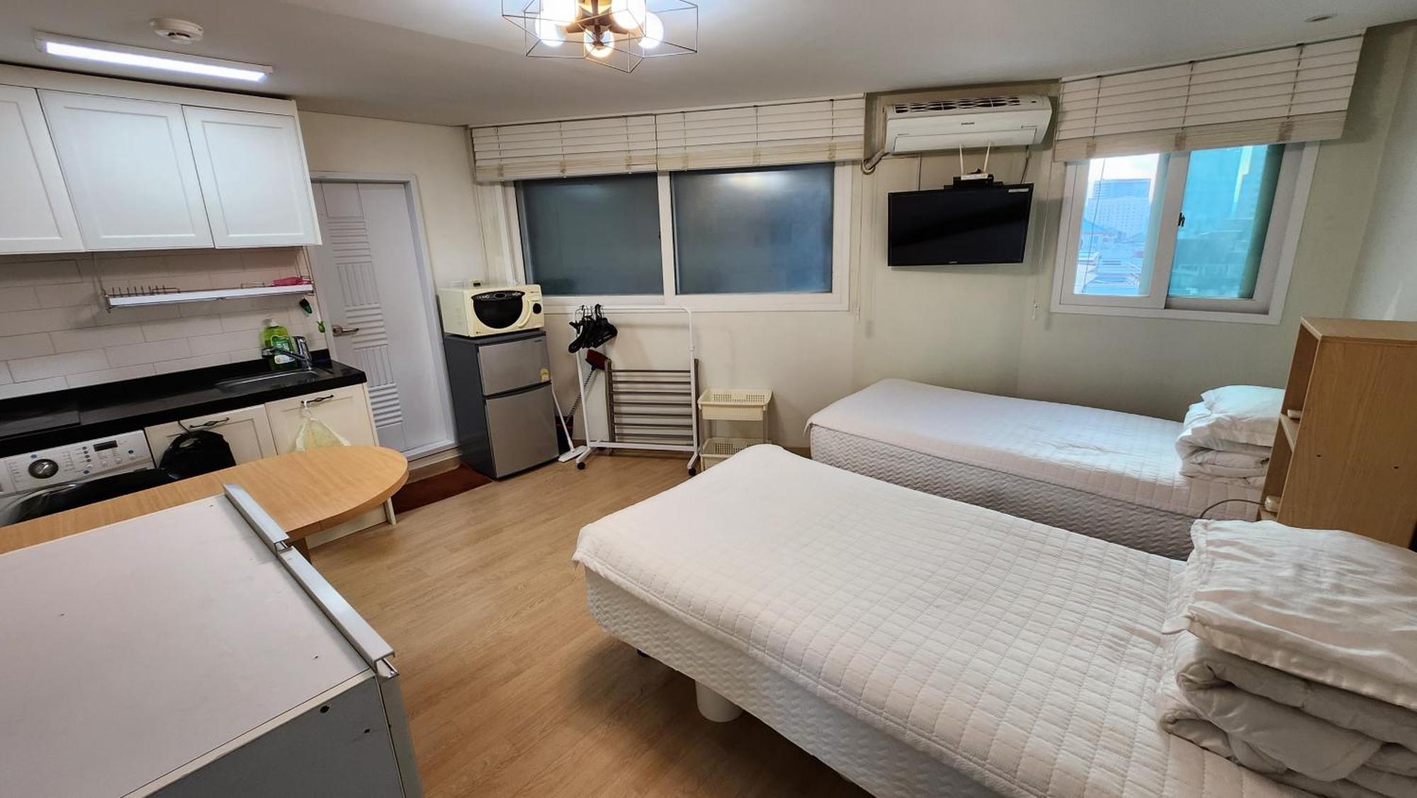 Tower Apartment *
