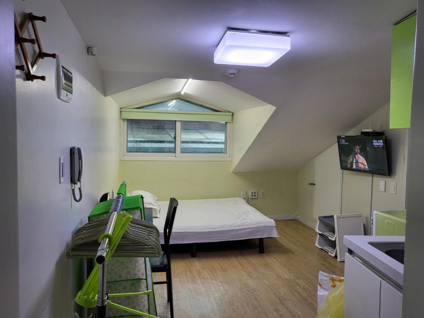 Tower Apartment *